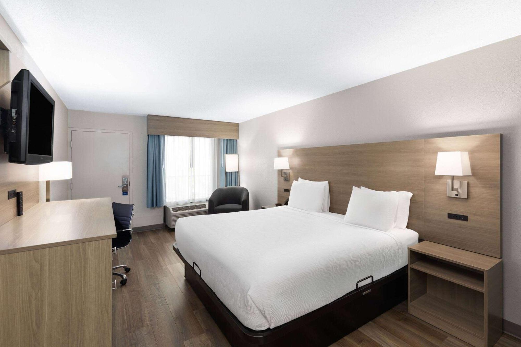 Baymont By Wyndham Nashville Airport Exterior foto